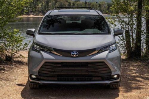 Cận cảnh Toyota Sienna phiên bản đặc biệt, giá 1,06 tỷ đồng