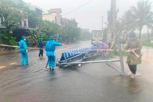 Hỗ trợ người dân ứng phó bão