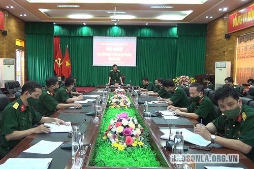 Bàn giao nhiệm vụ Phó Chỉ huy trưởng Bộ CHQS tỉnh