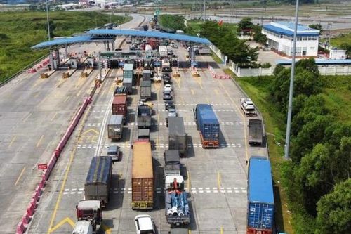 Báo cáo Thủ tướng những địa phương siết xe 'luồng xanh' trái quy định