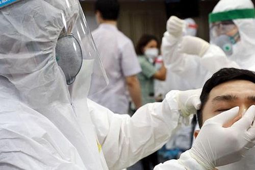Bộ Y tế: Xét nghiệm COVID-19 bằng test nhanh kháng nguyên hàng tuần cho người làm việc tại các chợ