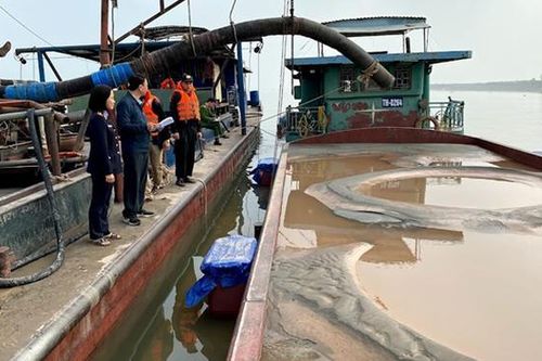Giám đốc cầm đầu ổ nhóm khai thác cát trái phép thu lợi bất chính hơn chục tỷ đồng