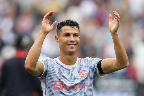 Ronaldo phá kỷ lục của Ibrahimovic