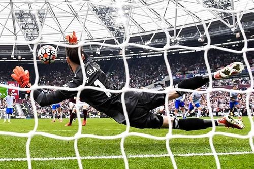 Khoảnh khắc De Gea cản phạt đền ở phút 90+5