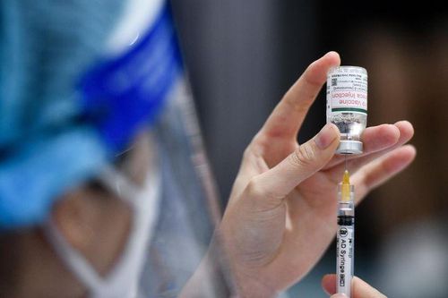 Tường trình của nữ giáo viên tiêm 2 mũi vaccine trong 10 phút