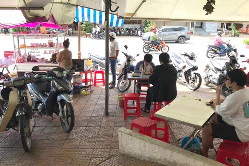 Được bán tại chỗ, hàng quán ở Bạc Liêu vẫn dè dặt mở lại