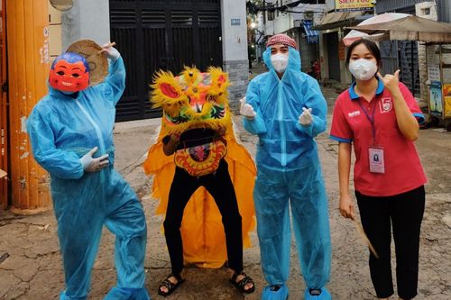 Trung thu bên trong khu cách ly, phong tỏa tại TP.HCM