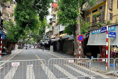 Khung cảnh khác lạ ở phố Hàng Mã mùa Trung thu