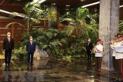 Chủ tịch Cuba chủ trì Lễ đón Chủ tịch nước Nguyễn Xuân Phúc