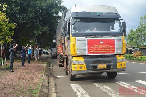 Gia Lai ủng hộ người dân các tỉnh thành phía nam chống dịch