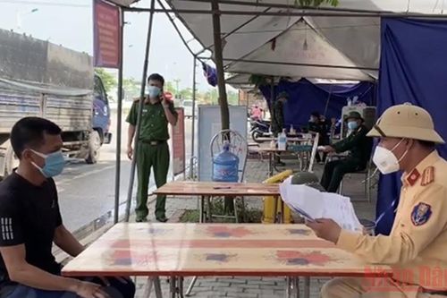 Lái xe 'luồng xanh' sửa phiếu xét nghiệm để thông chốt tại Hải Dương