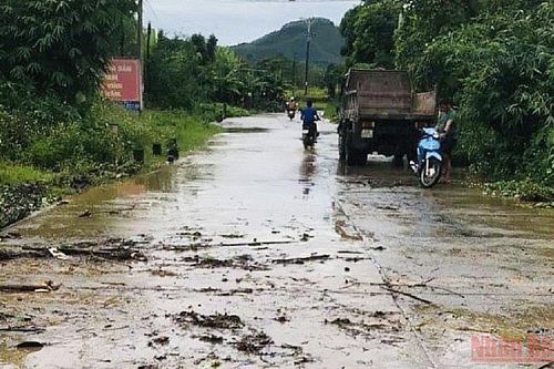 Một học sinh lớp 3 bị lũ cuốn trôi tại Yên Bái