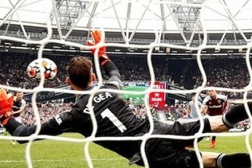 Man Utd vs West Ham (2 -1): Ronaldo thêm kỷ lục, thủ môn De Dea hóa anh hùng, HLV Solskjaer trách trọng tài