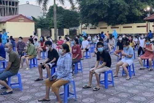 Hà Nội bỏ kiểm soát giấy đi đường, khuyến cáo người dân tuyệt đối không chủ quan