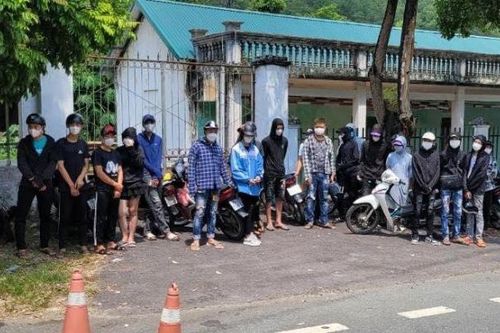 Vĩnh Phúc: Gần chục thanh thiếu niên thông chốt từ Thái Nguyên về Tam đảo để nhập đoàn đua xe