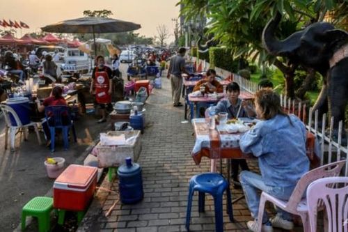Lào phong tỏa thủ đô Viêng chăn khi số ca nhiễm COVID-19 tăng cao kỷ lục