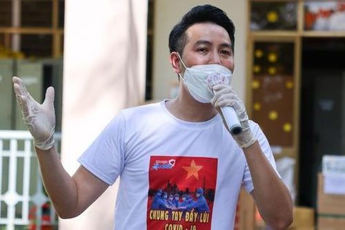 Nguyễn Phi Hùng xúc động kể hành trình hát tại các bệnh viện dã chiến