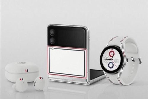 'Choáng' với lượng đặt hàng các mẫu điện thoại gập mới của Samsung
