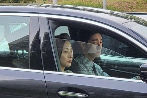 Park Min Young xuất hiện ở hậu trường với gương mặt cau có, bị fan thắc mắc liền có màn phản bác xuất sắc