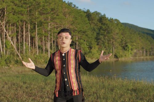 Vĩnh biệt một cánh chim ngàn