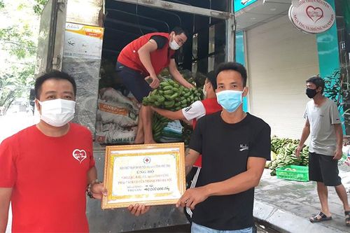 Hơn 2,6 tỷ đồng hàng hỗ trợ đã được vận chuyển đến người dân phòng chống dịch COVID-19