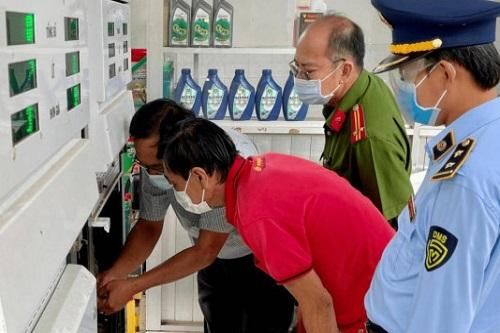 An Giang: Phát hiện cây xăng tháo dỡ niêm phong, kẹp chì