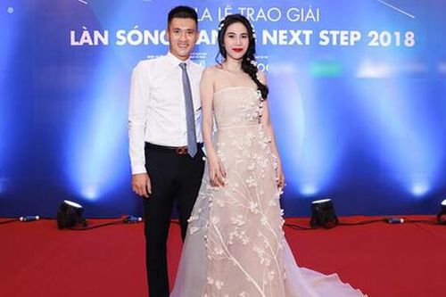 Vợ chồng Thủy Tiên - Công Vinh làm gì trong những năm qua mà mạnh tay đập bỏ biệt thự 22 tỷ đồng để xây lại từ đầu?