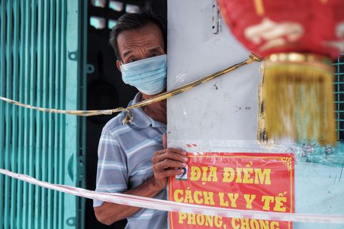 Mùa Trung Thu giãn cách ở phố đèn lồng TP.HCM