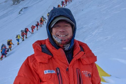 Kỹ sư người Việt lên đỉnh Everest