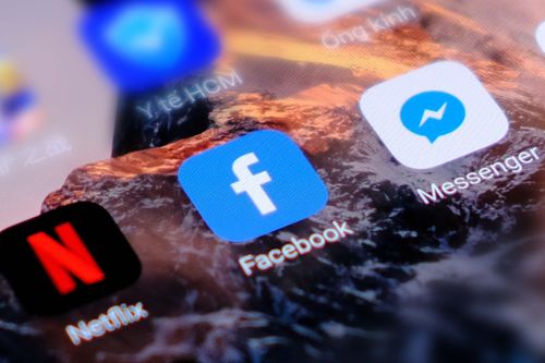 Nhiều tài khoản Facebook ở Việt Nam bị khóa vĩnh viễn
