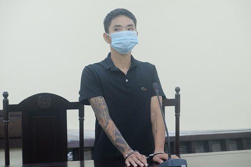 Túm tóc cán bộ chốt kiểm dịch khi bị nhắc nhở, thợ cắt tóc lĩnh án 12 tháng tù