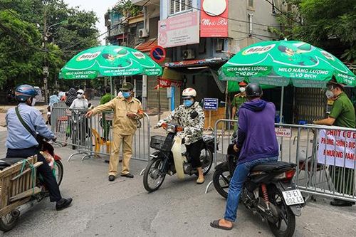 Hà Nội: Chưa bắt buộc người ngoại tỉnh vào thành phố phải tiêm phòng Covid-19