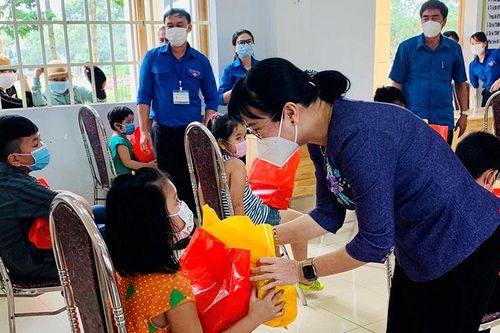 Đồng Nai tặng hơn 51.000 phần quà Trung thu cho thiếu nhi vùng dịch