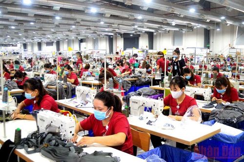 Doanh nghiệp trong Khu công nghiệp VSIP hoạt động trở lại