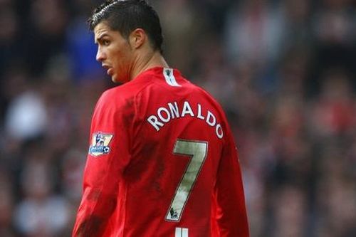 Siêu sao Ronaldo bị nhân viên du lịch lừa mất hơn 7,6 tỷ đồng