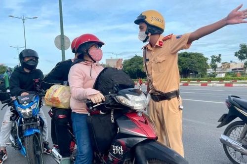 Người dân muốn về quê, ra vào Hà Nội cần điều kiện gì?