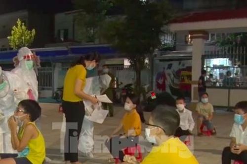 Thêm hàng chục ca dương tính, Hà Nam phong tỏa nhiều khu vực, xét nghiệm khẩn 20.000 người