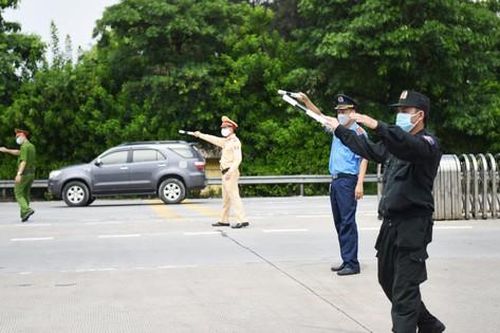 Quy định ra vào tại 22 chốt cửa ngõ Hà Nội như thế nào?