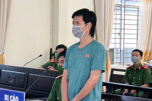 Phạt tù thanh niên vào khu phong tỏa thăm bạn gái, chém cán bộ công an