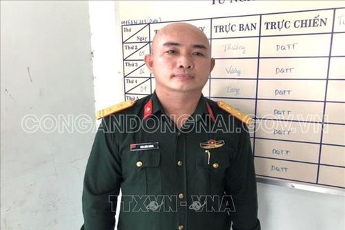 Tạm giữ đối tượng giả danh bộ đội để qua chốt kiểm soát