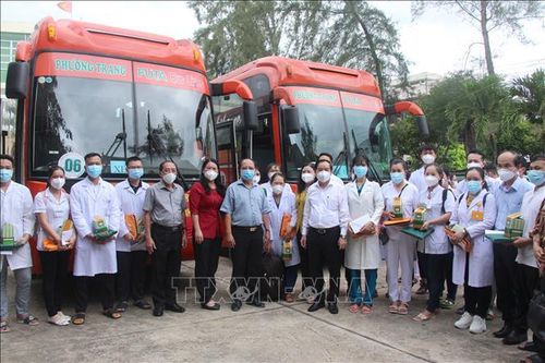 Đoàn cán bộ, nhân viên y tế Bến Tre hỗ trợ TP Hồ Chí Minh chống dịch