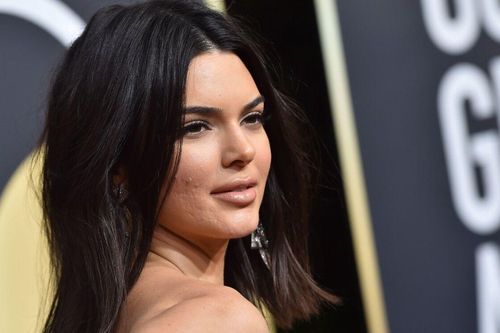 Cận cảnh làn da sao Hollywood khi make up dày cộm, người lộ da sần sùi riêng Kendall Jenner gây bất ngờ