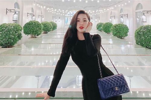 Hết tạo dáng ở Met Gala, Bảo Thy 'chưng diện' quần áo lên sân thượng chụp hình