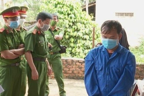 Thấy vợ vào phòng ngủ nhắn tin, chồng nổi cơn ghen tuông đánh tử vong vợ