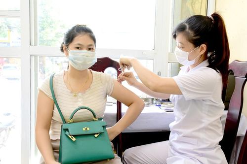 Tuyên Quang tiếp nhận 37.000 liều vắc xin