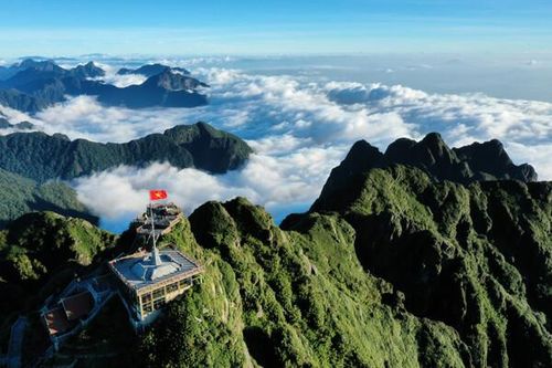 Hùng vĩ Fansipan, đỉnh núi cao nhất Việt Nam