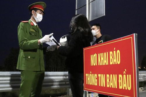 TP.HCM phát hiện 112 F0 lưu thông qua chốt kiểm soát