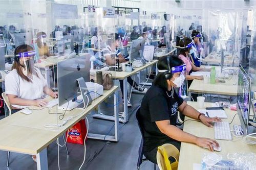 Pháp tích cực nghiên cứu vắc xin dạng xịt mũi