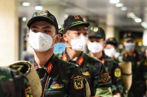 Thêm 4.000 lính quân y đến TP.HCM