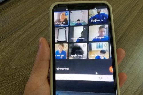 Trường nói về việc sinh viên thách giảng viên 'lên phòng đào tạo solo'